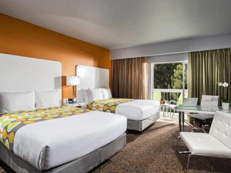 לוס אנג'לס Sportsmen'S Lodge Hotel מראה חיצוני תמונה